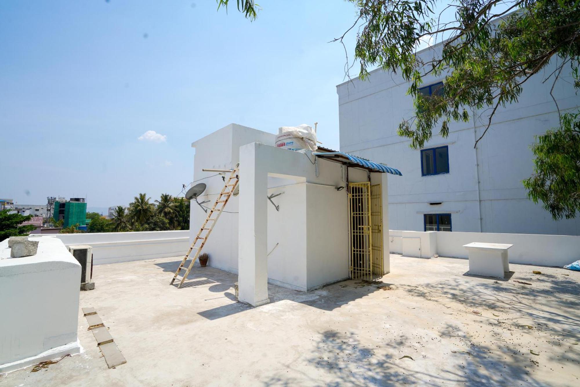 Golden Villa - Duplex House With Private Theater - Near To Alipiri And Bhudevi Ttd Ticket Counter And Kapilateertham 蒂鲁帕蒂 外观 照片