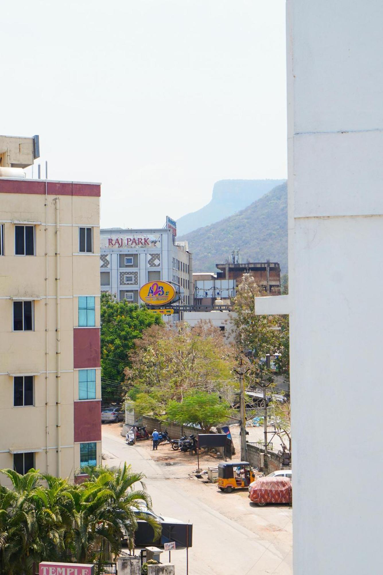 Golden Villa - Duplex House With Private Theater - Near To Alipiri And Bhudevi Ttd Ticket Counter And Kapilateertham 蒂鲁帕蒂 外观 照片