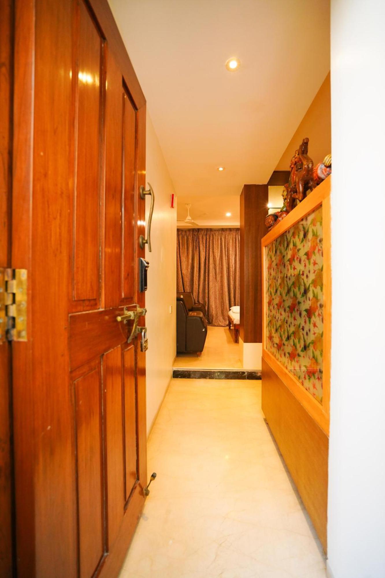 Golden Villa - Duplex House With Private Theater - Near To Alipiri And Bhudevi Ttd Ticket Counter And Kapilateertham 蒂鲁帕蒂 外观 照片
