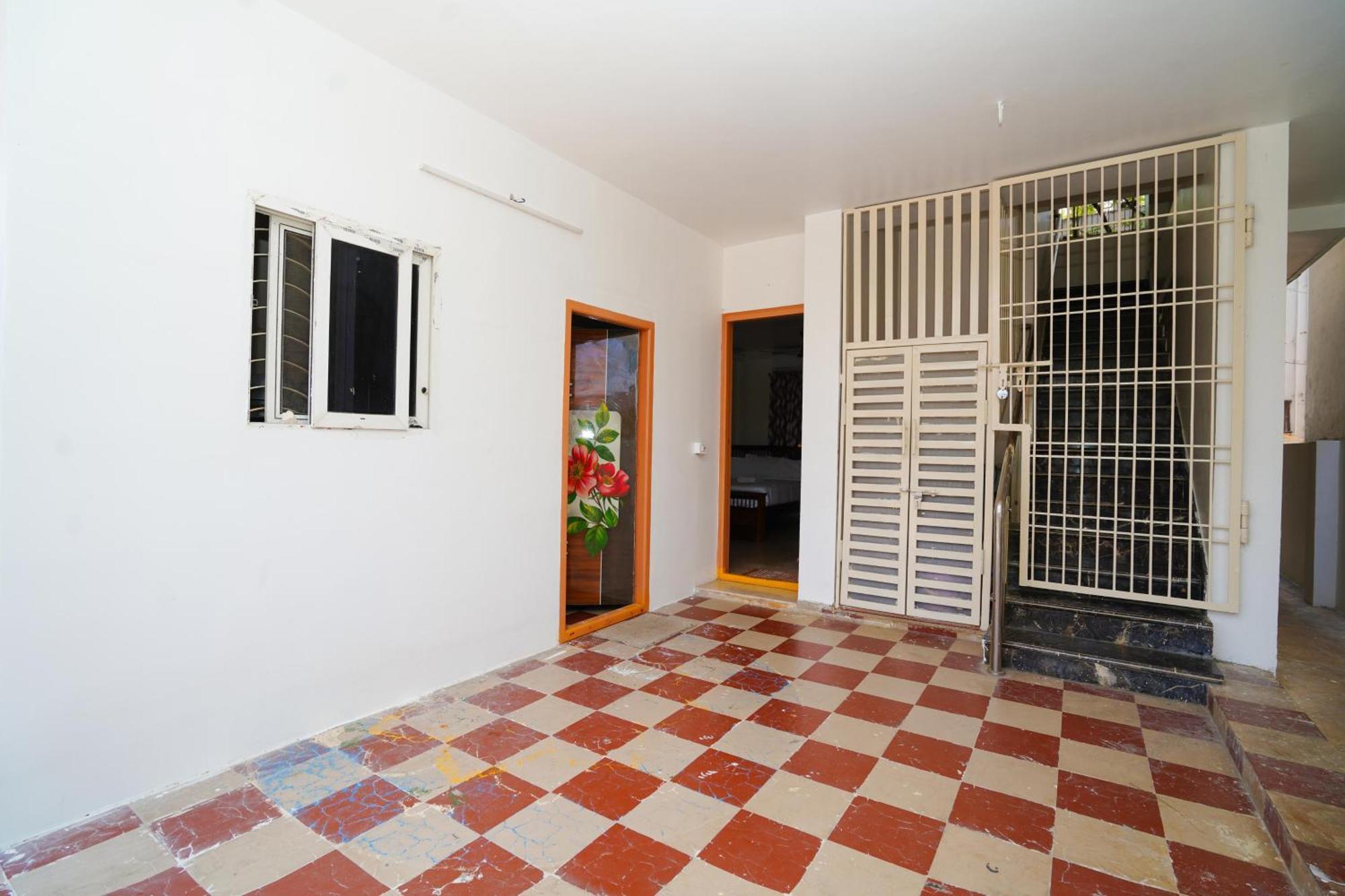 Golden Villa - Duplex House With Private Theater - Near To Alipiri And Bhudevi Ttd Ticket Counter And Kapilateertham 蒂鲁帕蒂 外观 照片