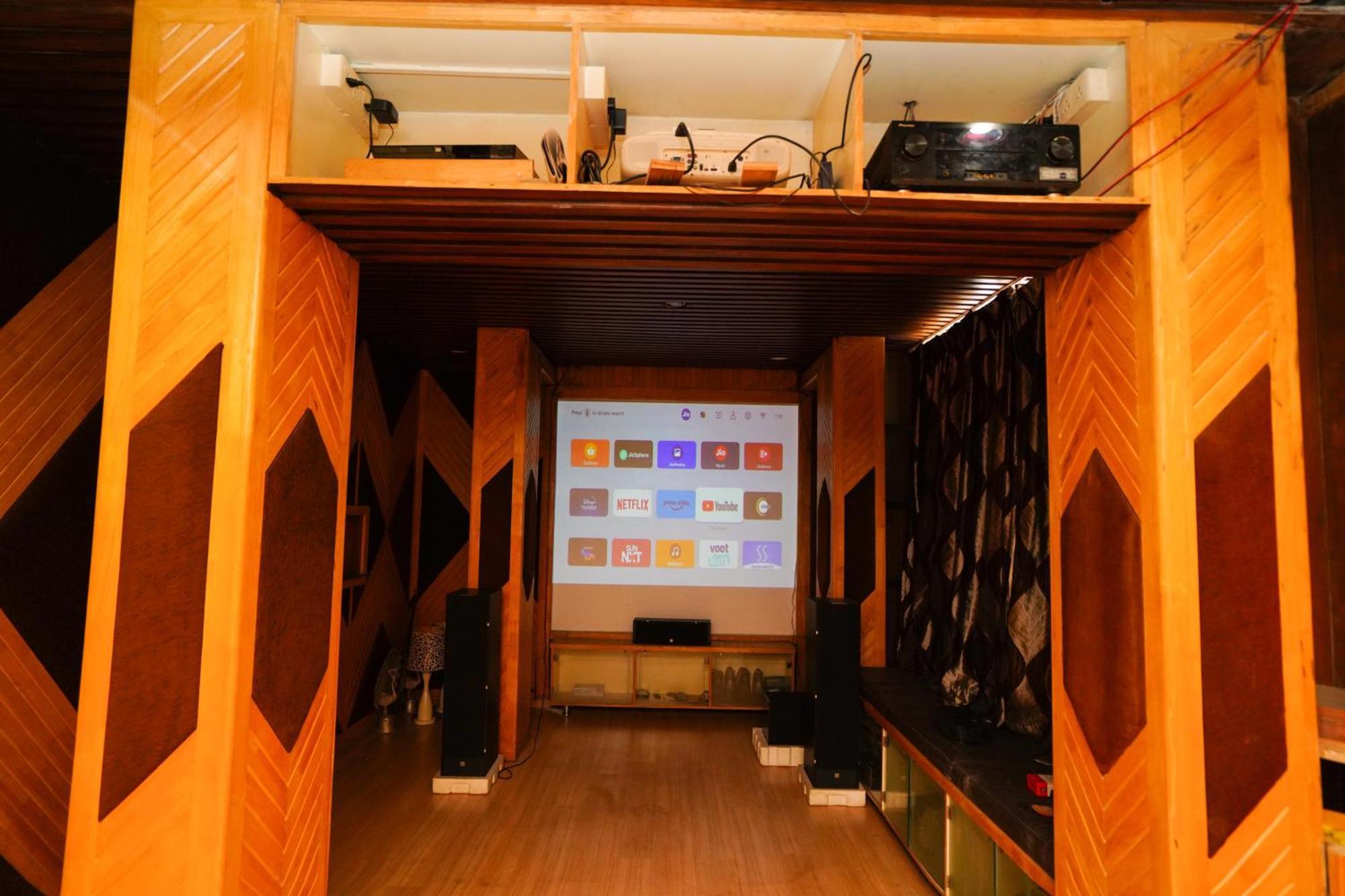 Golden Villa - Duplex House With Private Theater - Near To Alipiri And Bhudevi Ttd Ticket Counter And Kapilateertham 蒂鲁帕蒂 外观 照片