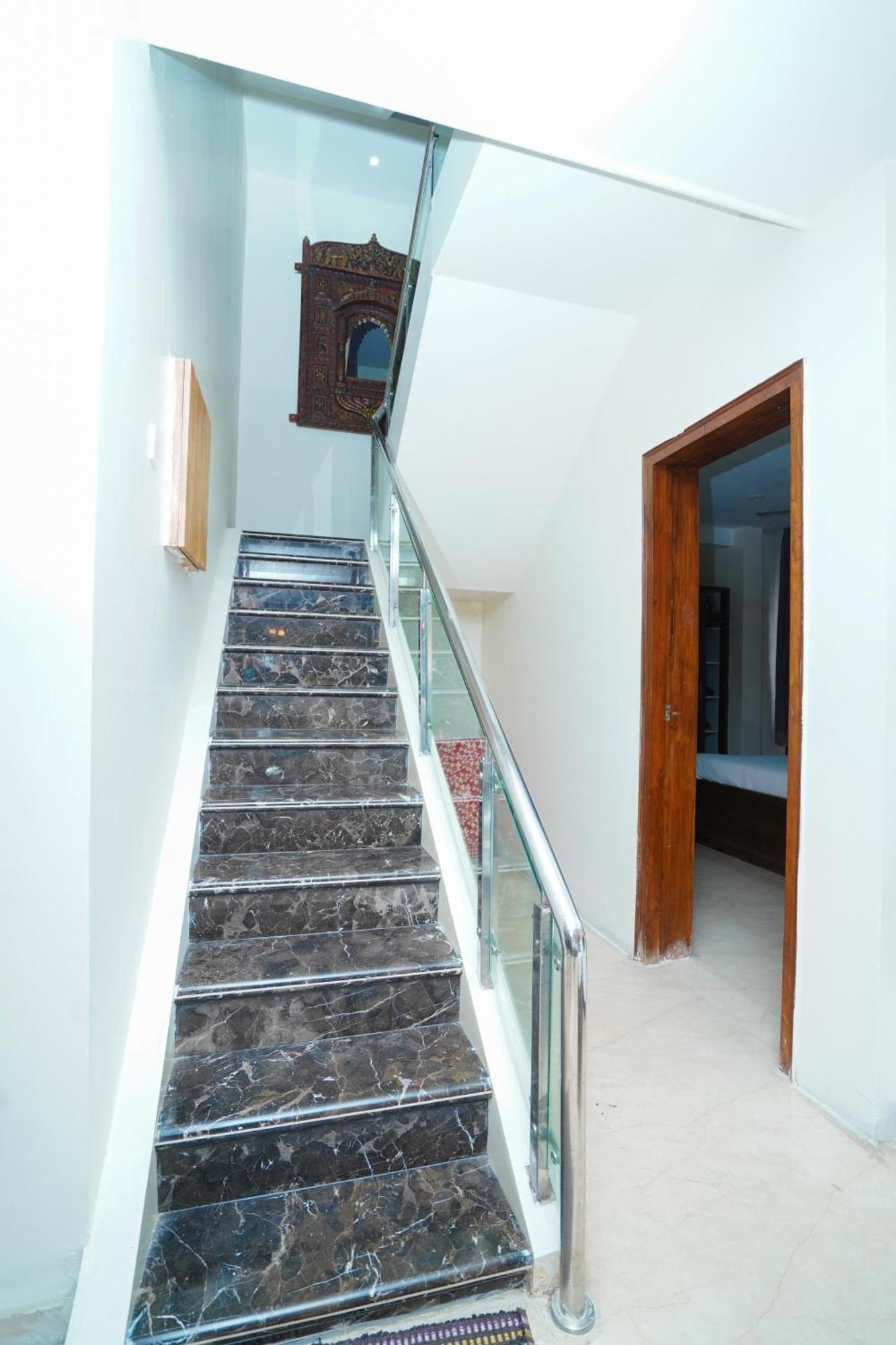 Golden Villa - Duplex House With Private Theater - Near To Alipiri And Bhudevi Ttd Ticket Counter And Kapilateertham 蒂鲁帕蒂 外观 照片