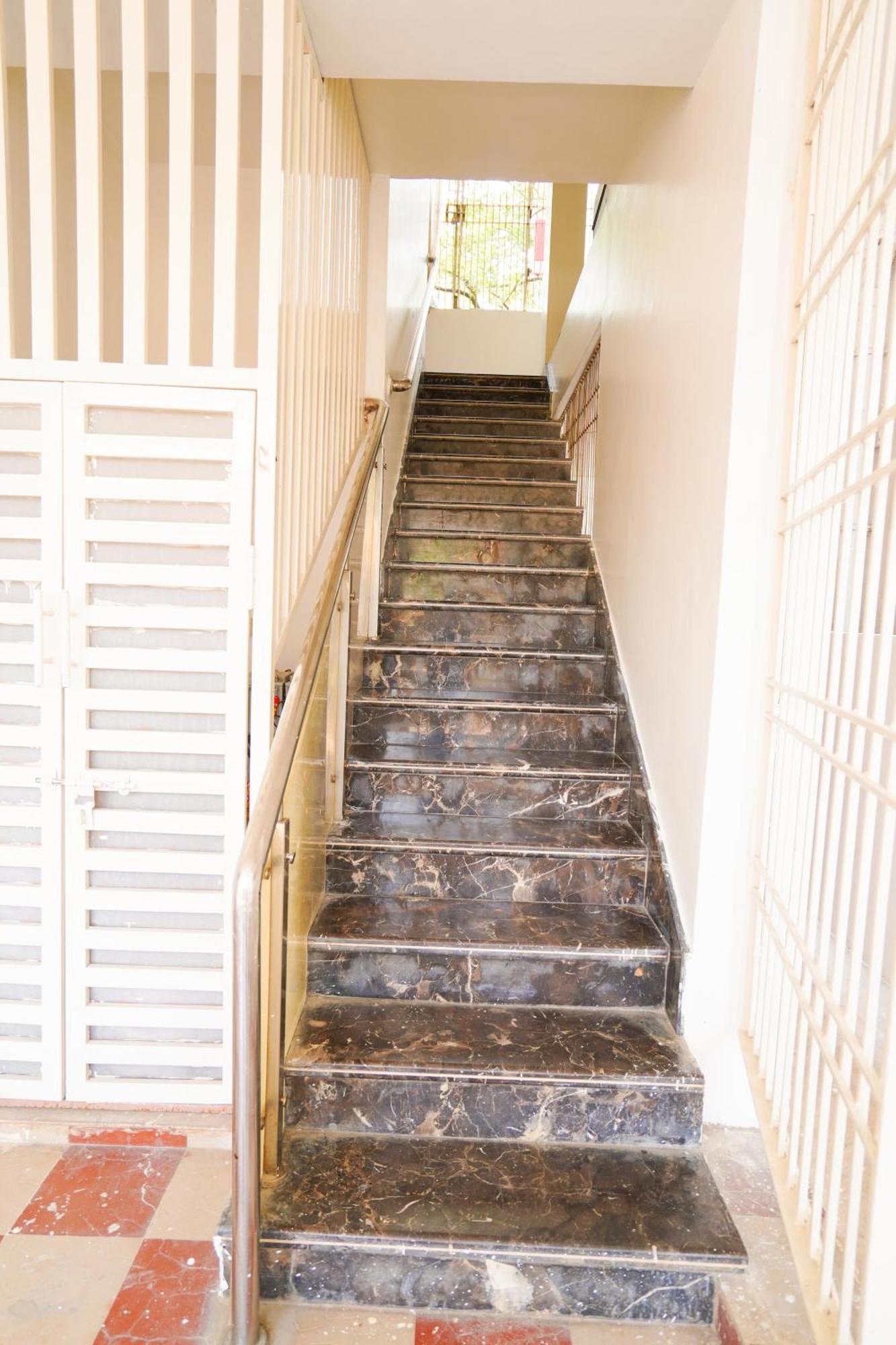 Golden Villa - Duplex House With Private Theater - Near To Alipiri And Bhudevi Ttd Ticket Counter And Kapilateertham 蒂鲁帕蒂 外观 照片